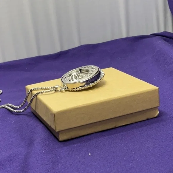 Brand new dazzling dark blue and white rhinestone pendant, with chain - Picture 3 of 5